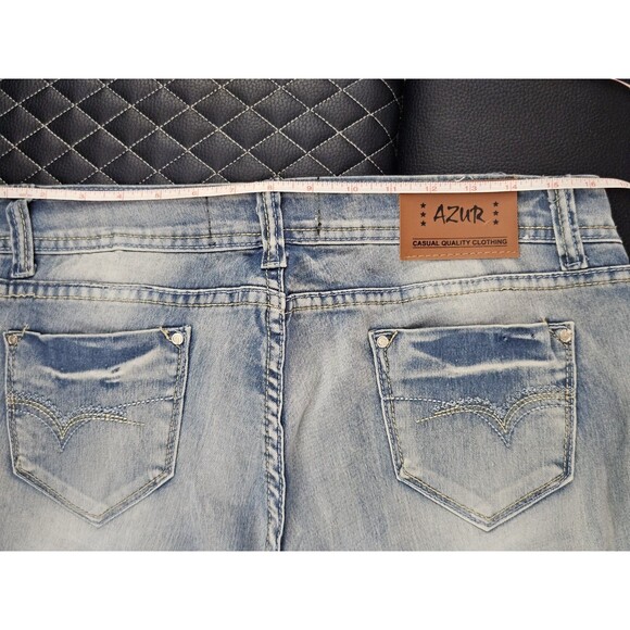 Juniors Size 13-14 Light Wash Distressed Capris Cuffed, Embroidered Pockets - Picture 4 of 10